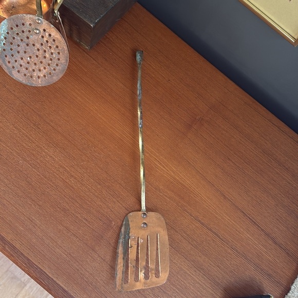 Antique vintage real copper and real brass kitchen utensils set of four - Picture 10 of 11
